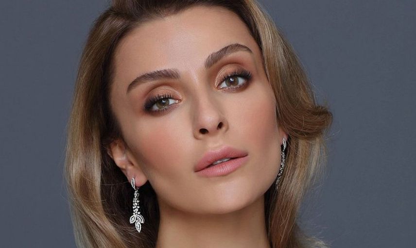 Özge Ulusoy Ameliyat Oldu!