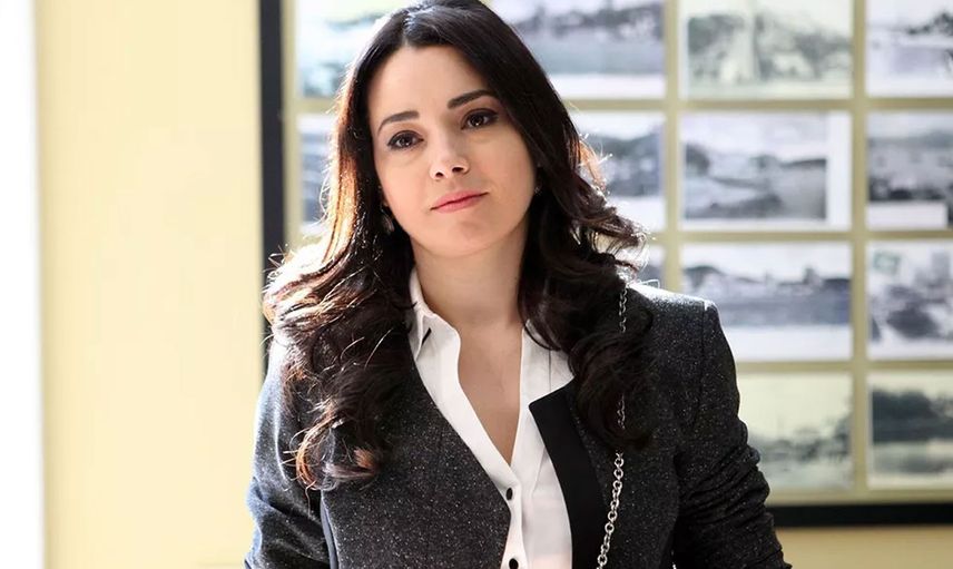 Özgü Namal Köyden Kente Geri Döndü! Ünlü Oyuncu Yeniden Ekranlara Geçiş mi Yapıyor?