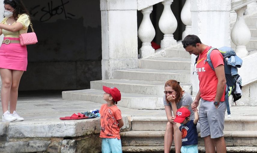 Özgürlüklerine Kavuşuyorlar! İtalya'da Açık Alanda Maske Zorunluluğu Kalkıyor