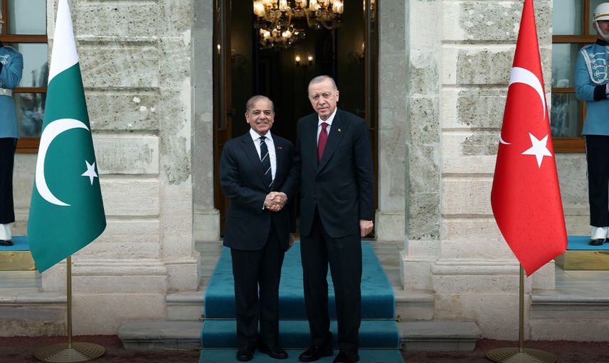 Pakistan Başbakanı Şahbaz Şerif Türkiye'ye geldi