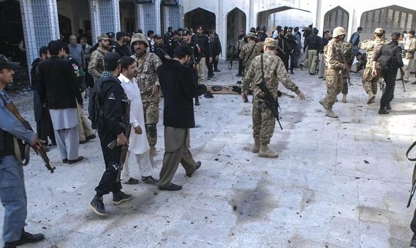 Pakistan'da camiye bombalı saldırı: 45 kişi öldü 65 kişi yaralandı!