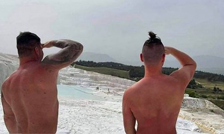 Pamukkale’de 2 Turistin Çıplak Pozu Tepki Topladı