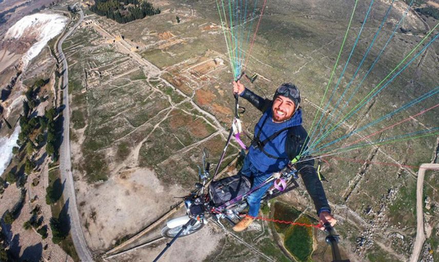 Pamukkale'de Motosikletli Paraşüt Denemesi