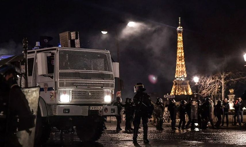Paris sokakları karıştı: 120 kişi gözaltına alındı