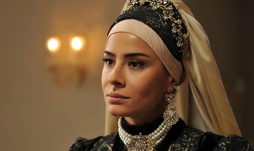 Payitaht Abdülhamid dizisinin güzel oyuncusu Özlem Conker'in yeni mesleği herkesi şaşkınlığa uğrattı
