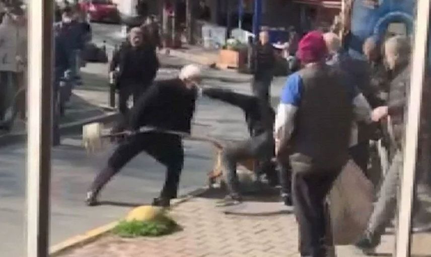 Pitbull cinsi köpeğini yoldan geçen vatandaşa saldırtan şahıs: İstesem silah alır sıkardım!