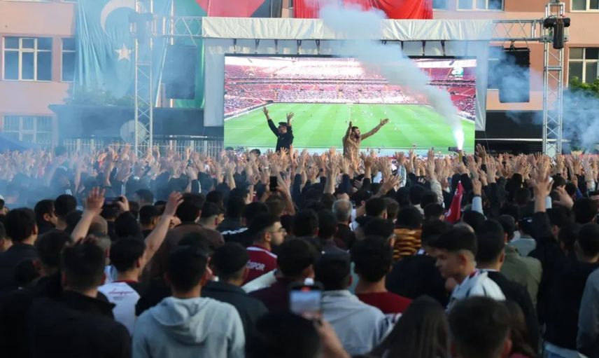 Play-off finali sonrası sokaklar bayram yerine döndü: Elazığspor Orduspor’u yenerek 2. Lig’e yükseldi