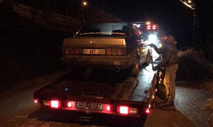Polisten Kaçmaya Çalışan Otomobil Su Kanalına Düştü