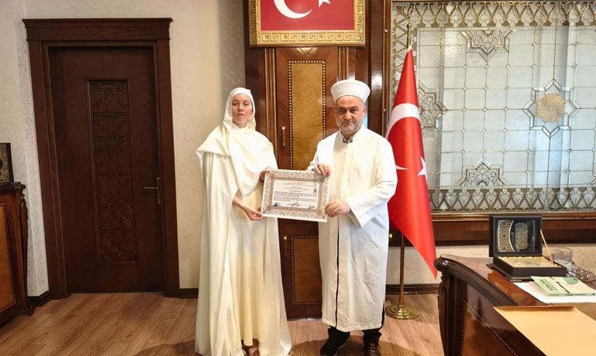 Polonya'dan Adana'ya: Martyna Kaminska İslam'ı Seçti
