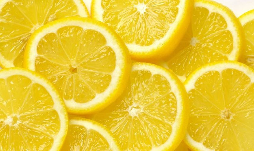 Pürüzsüz ve parlak bir cilde sahip olmak ister misiniz? Limonun cilt üzerindeki mucizevi etkileri herkesi şaşırtacak