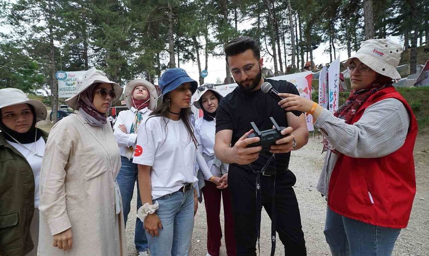 Pusula Maraş kampı'nda gençler yeni medya ve fotoğrafçılığı öğrendi