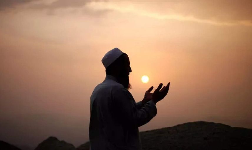 Ramazan ayı 10. gece namazı nasıl kılınır, 10. gece duası nedir? 2022 Ramazan'da gün gün kılınacak namazlar!