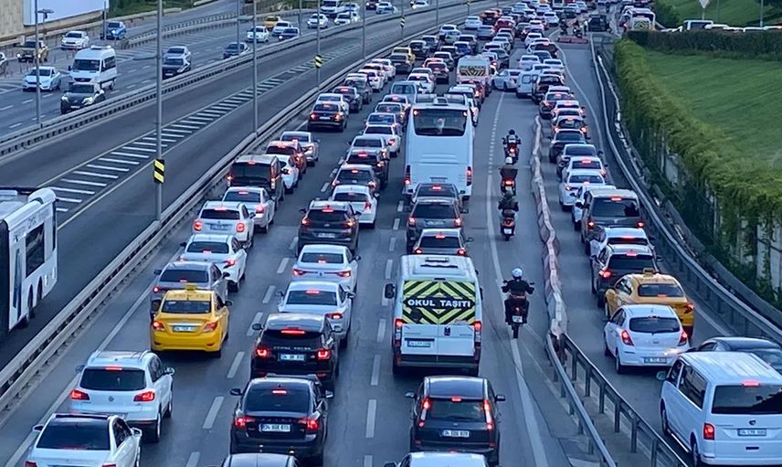 Ramazan Bayramı tatili için yollarda hareketlilik: 35 milyon kişi şehir değiştirecek!