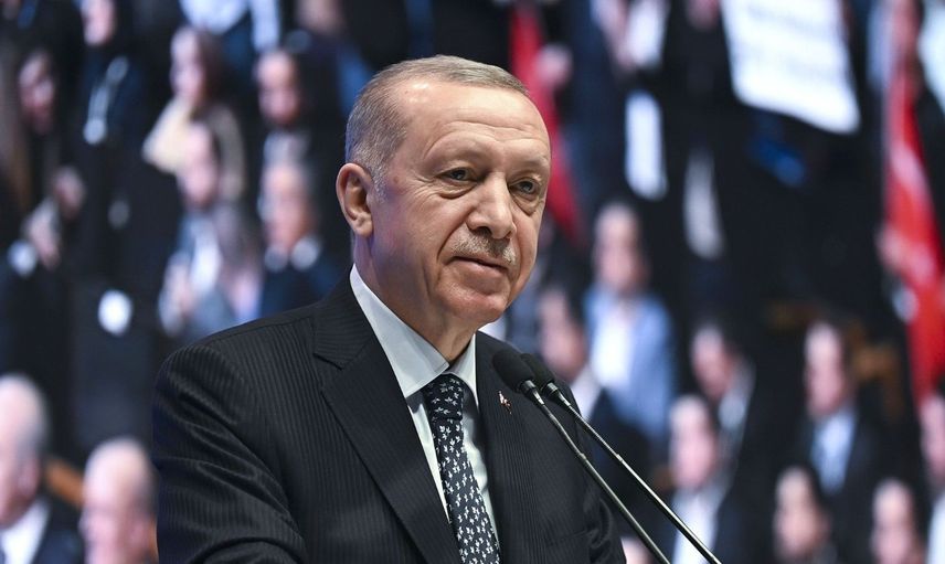 Recep Tayyip Erdoğan’ın 70. doğum gününde vatandaşlar evinin önünde sürpriz yaptı! İşte Tükiye’nin liderinin hikayesi ve siyasi yolculuğu…