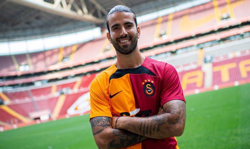 Record gazetesinin muhabiri Andre Monteiro Galatasaray’ın yeni transferi Sergio Oliveira’yı Andrea Pirlo’ya benzetti