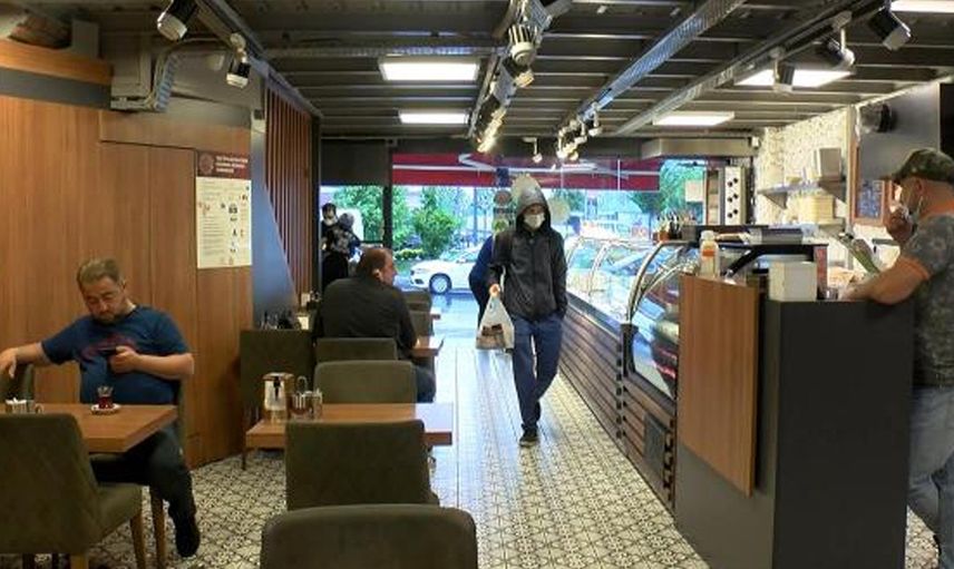 Restoran ve Kafeler Aylar Sonra Kapılarını Müşterilerine Açtı