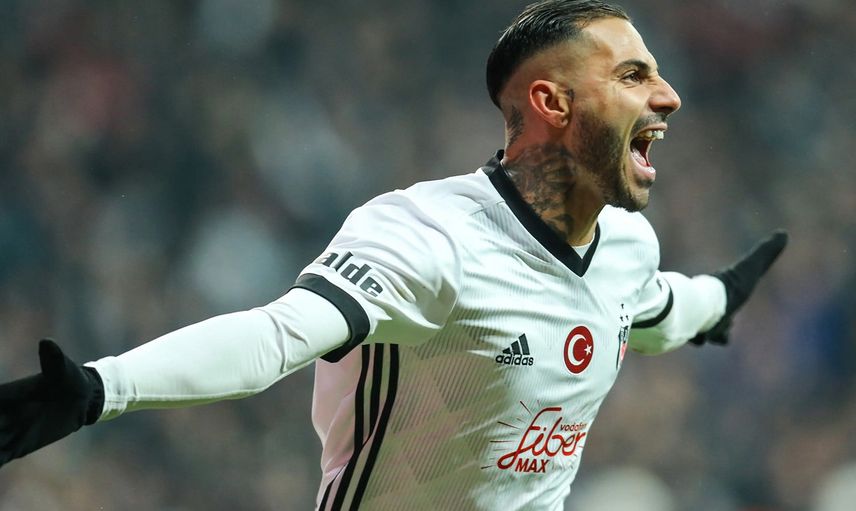 Ricardo Quaresma Beşiktaş için Türkiye'de: Siyah Beyazlı taraftarlar Portekizliyi havalimanında karşıladı
