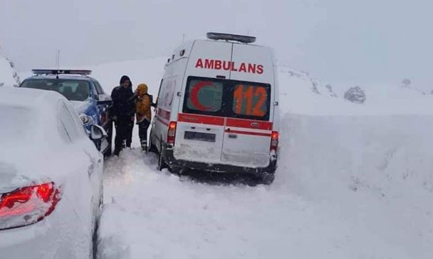 Rize’de Vatandaşlar Kardan Kapanan Yolları Açılsın Diye Asılsız Hasta İhbarında Bulundu 