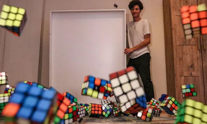 Rubik Küplerden Yaptığı Portrelerle 40 Bin TL Kazanıyor