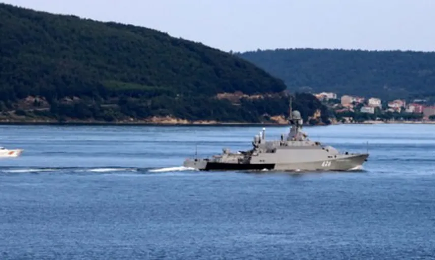 Rus Askeri Gemisi Çanakkale Boğazı'ndan Geçti