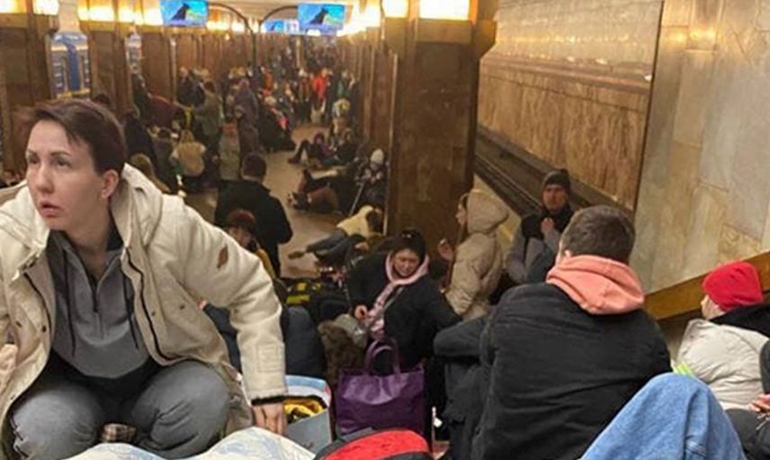 Rus Saldırılarından Korkan Ukraynalılar Geceyi Metro İstasyonlarında Geçirdi!