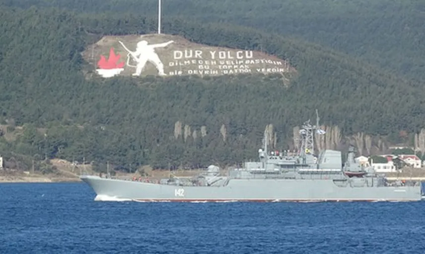 Rus Savaş Gemisi, Çanakkale Boğazı'ndan Geçti