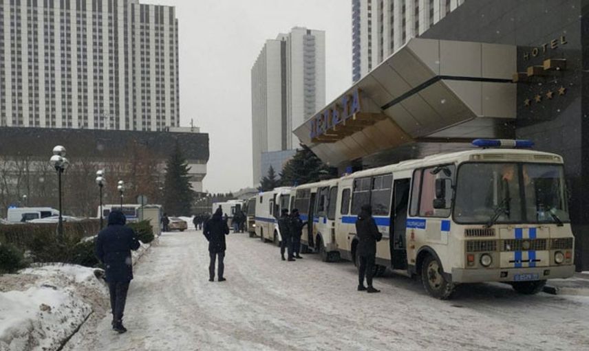 Rusya'da Bağımsız Milletvekili Adaylarına Polis Baskını