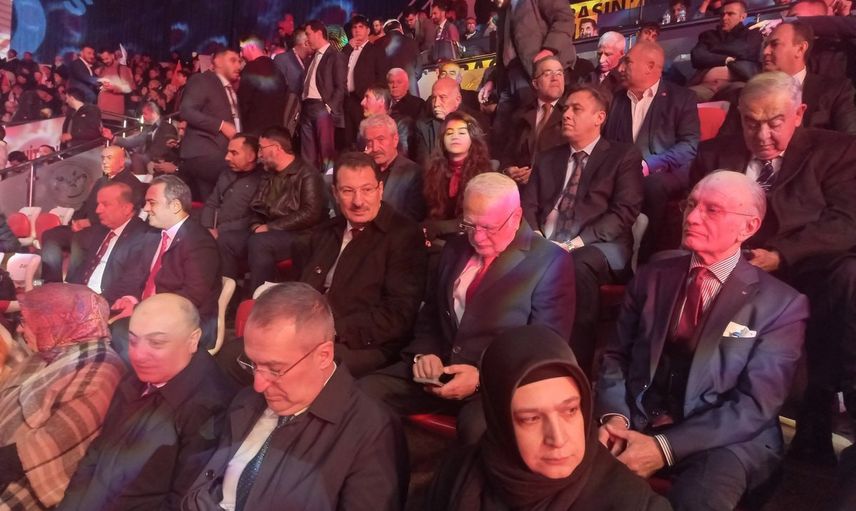 Saadet Partisi kongresinde AK Parti protestosu
