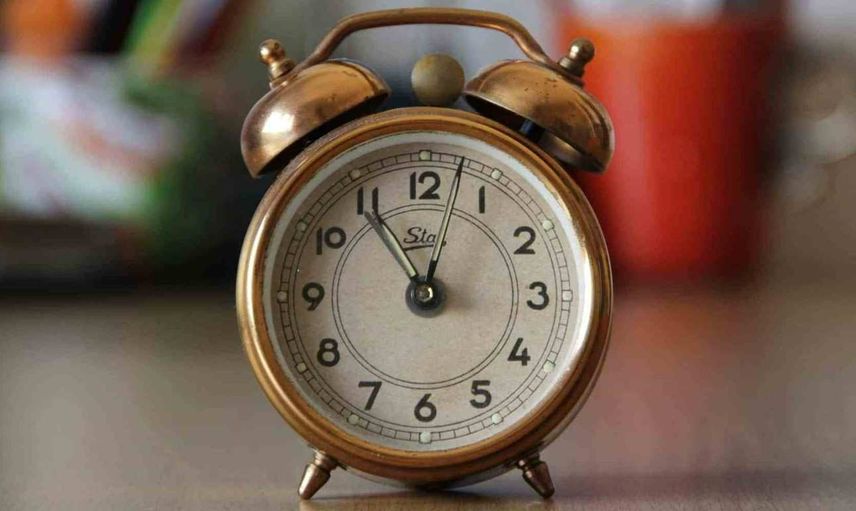 Saatlerdeki PM ve AM ifadeleri ne anlama gelmektedir? Öğleden sonra PM mi, AM mi? Saatlerdeki PM ve AM ifadelerinin anlamı