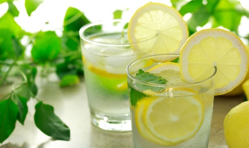 Limonlu su ne işe yarar, hangi tansiyona iyi gelir? Sabahları aç karnına limonlu su içmenin önlediği hastalıklar