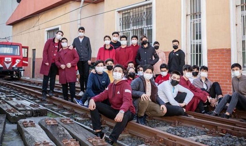 Sadece Bir Lise Değil Enerji Santrali: Bu Okuldan Mezun Olan Öğrenciler Tren Sürücüsü Olabiliyor