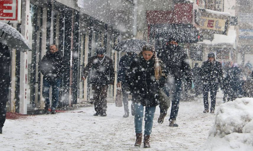 Sağanak yağış ve kar tüm Türkiye’ye yayılacak: 5 gün boyunca devam edecek! Meteoroloji il il açıklayarak uyardı