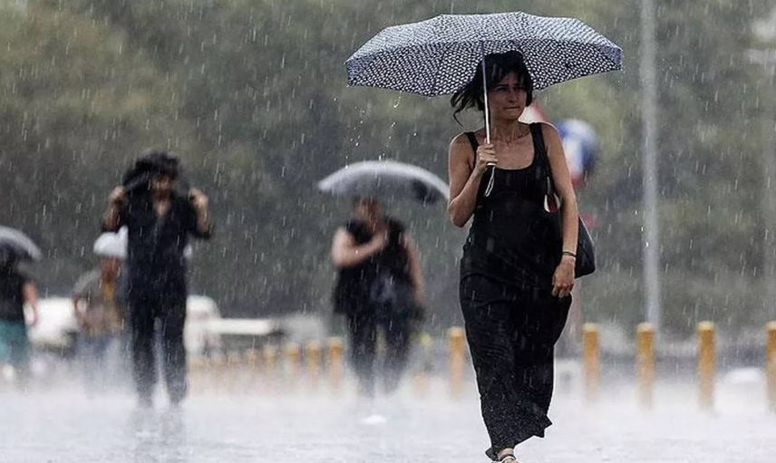Sağanak yağışlar Türkiye’yi saracak: Meteoroloji saat vererek uyardı