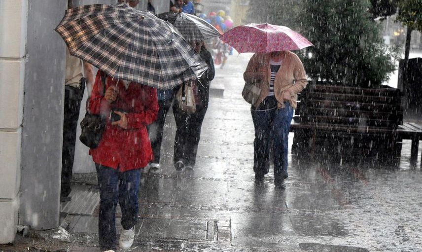 Sağanak yerini kar yağışına bırakıyor: Meteorolojiden uyarı geldi, işte güncel hava durumu raporu