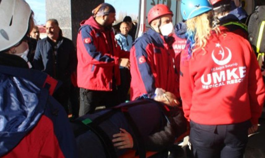 Sağlık Bakanı: 191 Sağlık Personeli İle Sahadayız
