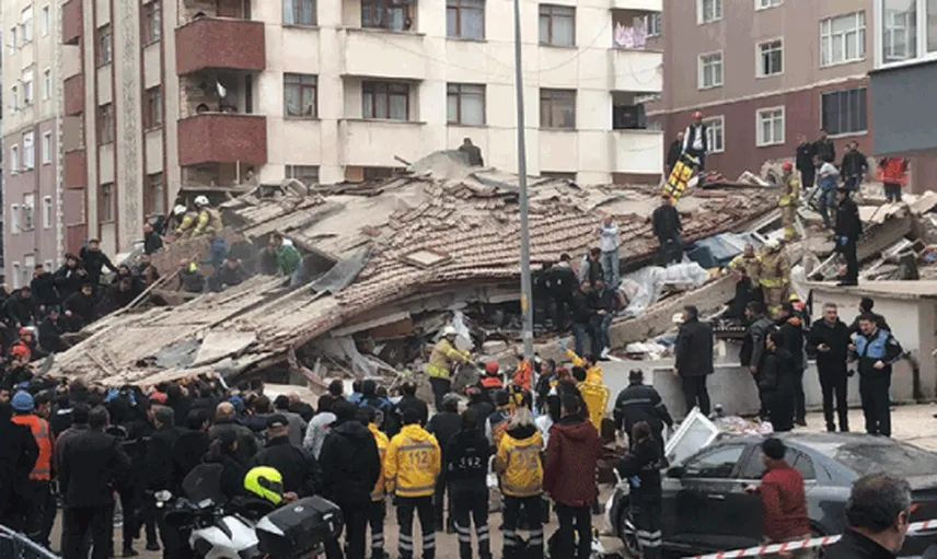 Sağlık Bakanı Fahrettin Koca: Kartal'da Yaralı Olarak Kurtarılan 13 Kişiden 7'sinin Durumu Ağır