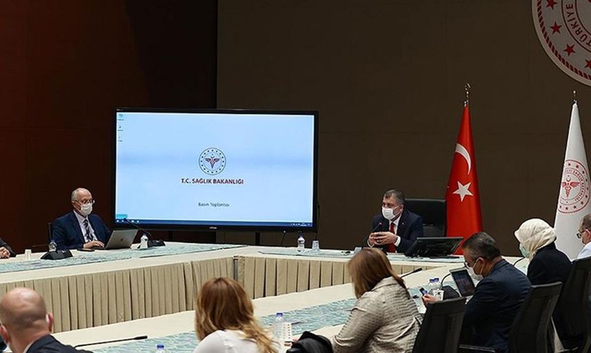 Sağlık Bakanı Fahrettin Koca:  Saat 18'de Rutin Seyrin Dışında Önemli Bir Konuşma Yapacağım