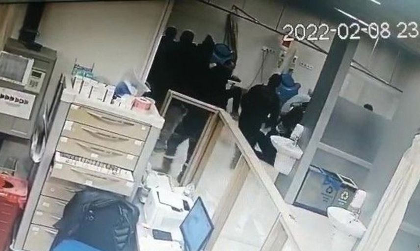 Sağlık Çalışanlarına Şiddet Bitmiyor: Magandalar 5 Sağlık Çalışanını Darp Etti!