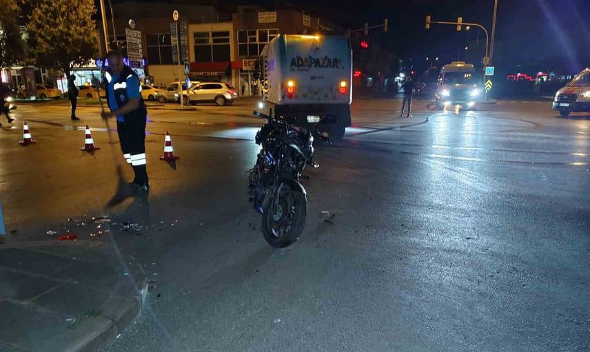 Sakarya'da motosiklet kazasında bir kişi hayatını kaybetti, üç yaralı