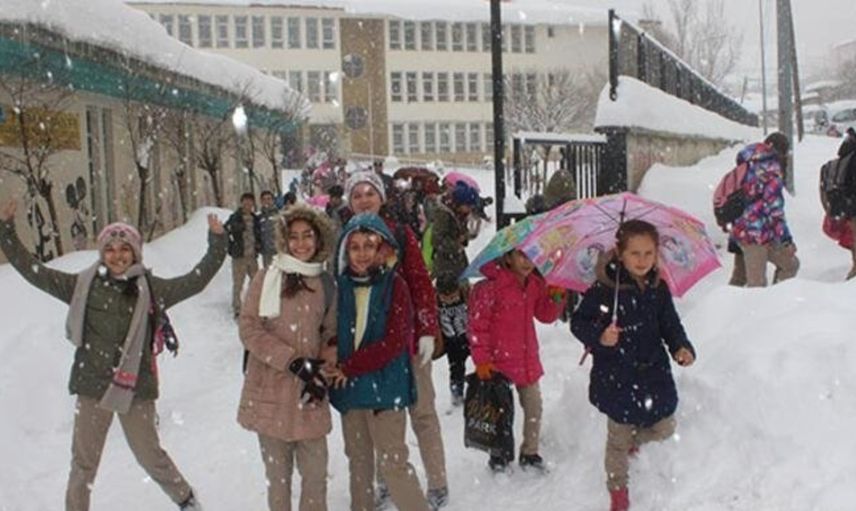 Sakarya'da okullar tatil mi? 10 Mart 2022 yarın Sakarya'da okullar tatil mi? Sakarya Valiliği son dakika açıklamaları