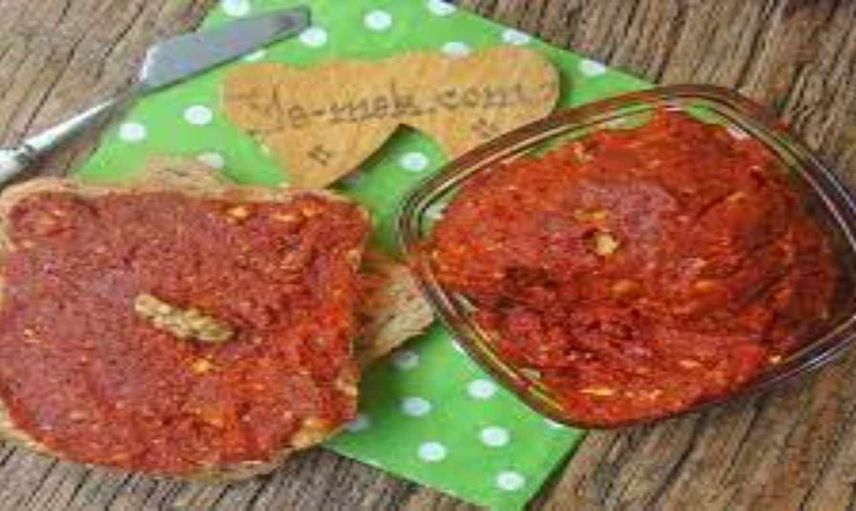 Salçalarla kavhaltılık sos nasıl yapılır? Katkı maddesi olmadan pratik ve lezzetli acuka tarifi! Tam ölçülü acuka yapılışı sizlerle