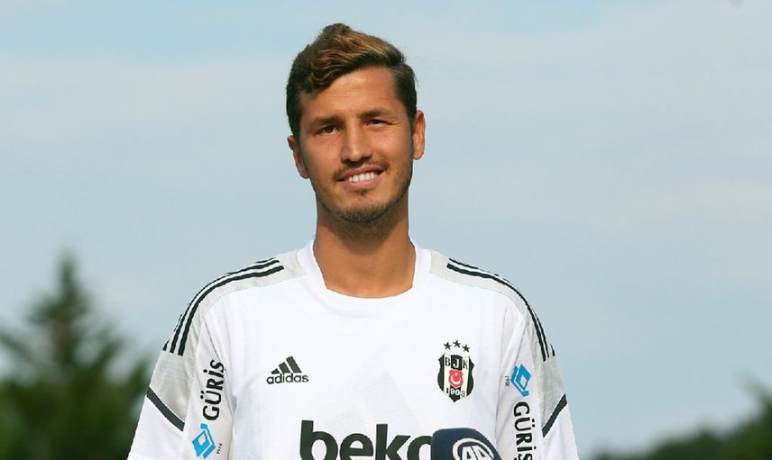 Salih Uçan Beşiktaş’tan ayrılacak mı? Salih Uçan’ın menajeri oyuncusunun Beşiktaş’ta kalacağını açıkladı