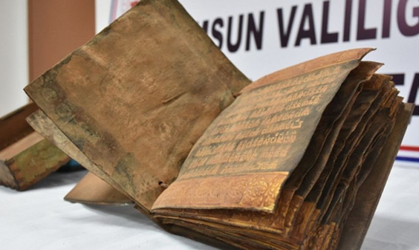 Samsun'da 2500 Yıllık Altın İşlemeli Tevrat!