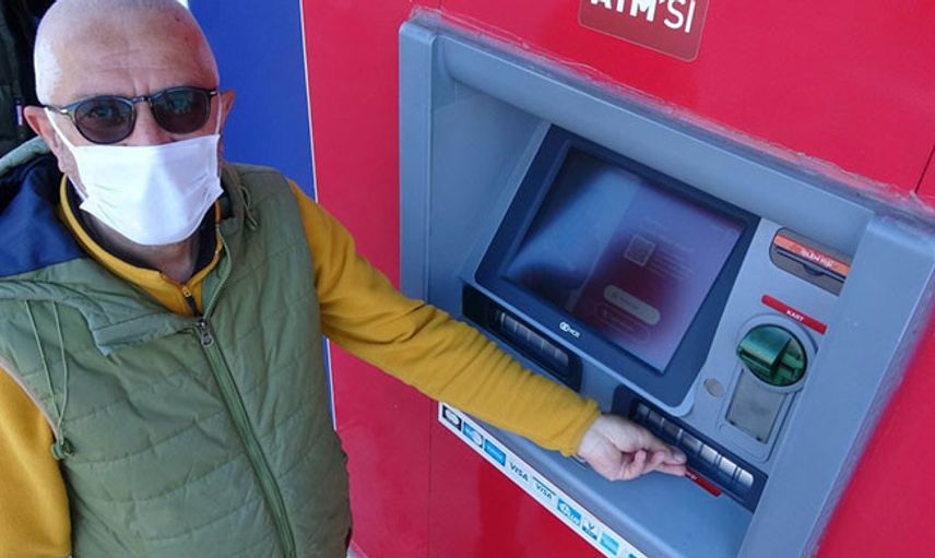 Samsun’da 62 Yaşındaki Adamın ATM Unuttuğu Maaşı Çalındı