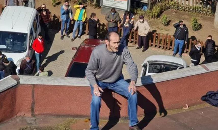 Samsun'da Belediye Binasında İntihar Teşebbüsü