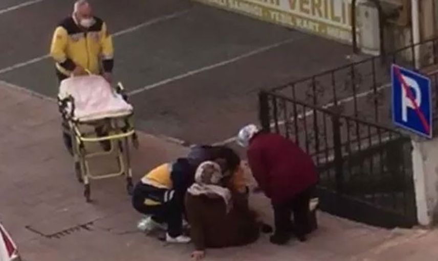 Samsun'da Bir Kadın Sokak Ortasında Doğum Yaptı