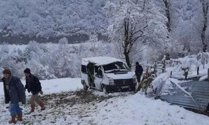 Samsun'da öğrencileri taşıyan okul servisi takla attı! Ölü ve yaralılar var