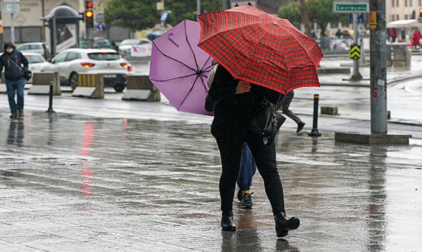 Samsun’da sağanak yağış etkisini artırdı: Eğitime 1 gün ara verildi