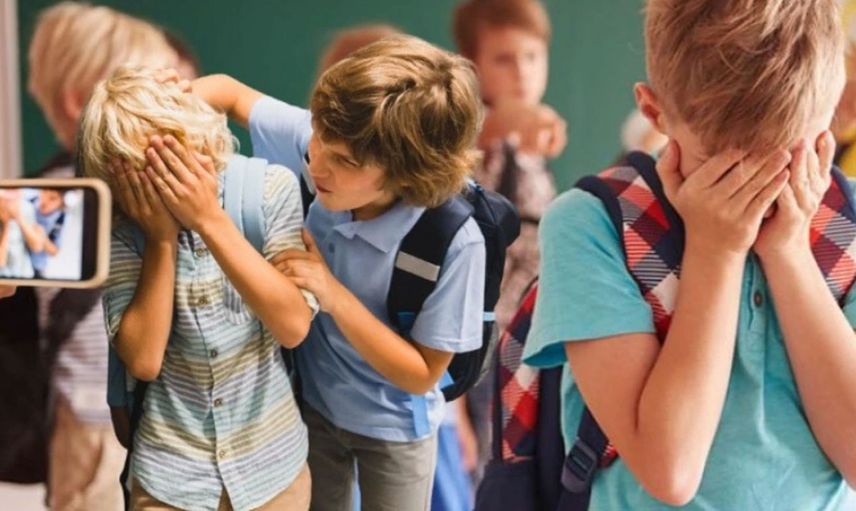 Sanal akran zorbalığı, geleneksel akran zorbalığından daha tehlikeli!