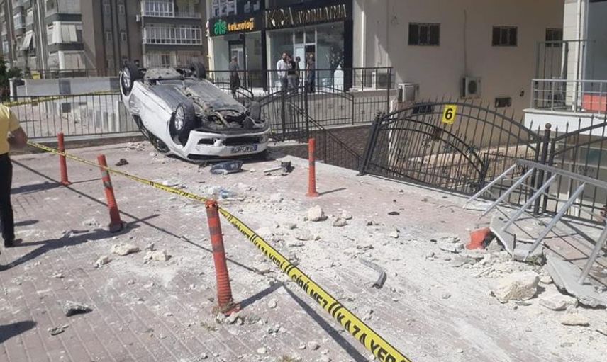 Şanlıurfa’da Kaldırımda Yürüyen Kıza Otomobil Çarptı